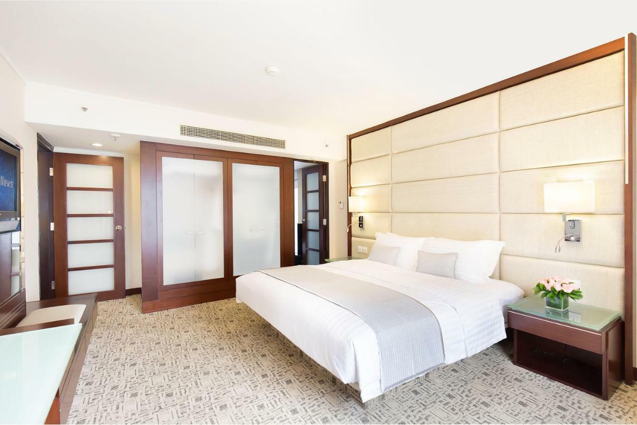 Regal Kowloon Hotel Hong Kong Exterior foto